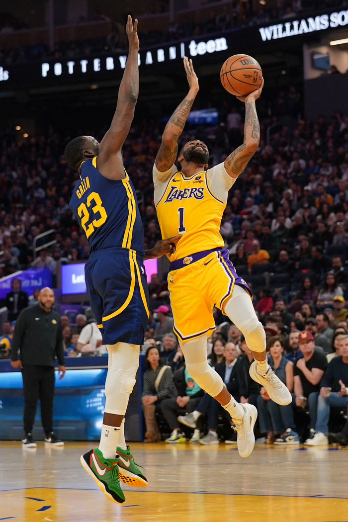 lol投注_洛杉矶湖人NBA战胜金州勇士戴维斯篮下制胜